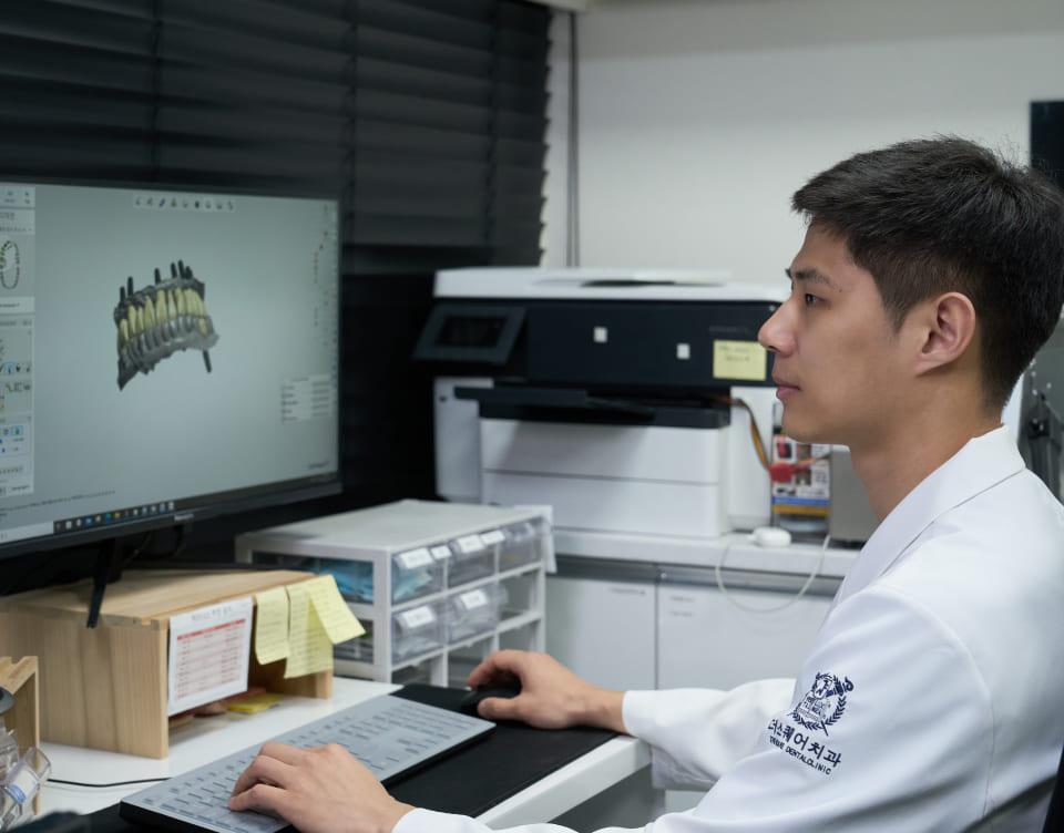 ザ・スクエア歯科 | 最先端装備 CAD Exocad & 3Shape